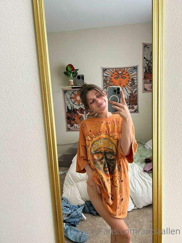 wanna see me take the shirt off?? Well you better DM me then..