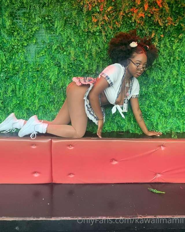 so my tiddy fell out 😂😂
