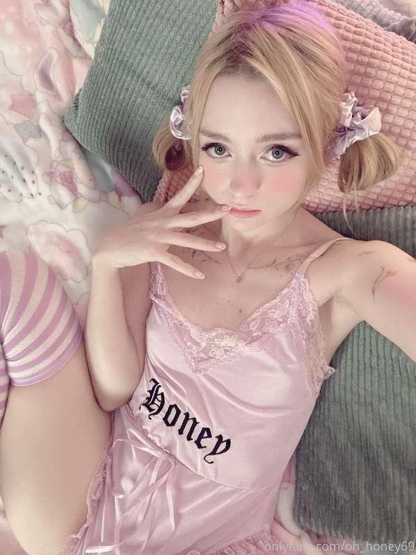 waiting for daddy at home be like: