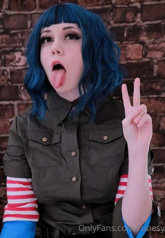 Ramona Flowers <3 Ill be on CB with my regular hair today :)..