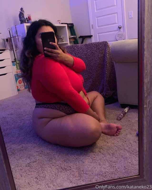 someone cum rub my butt & get high with me 🌿