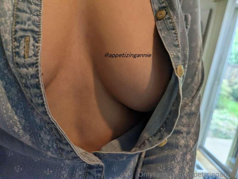 How's your Monday treating you? Here's a lil pick me up peek..