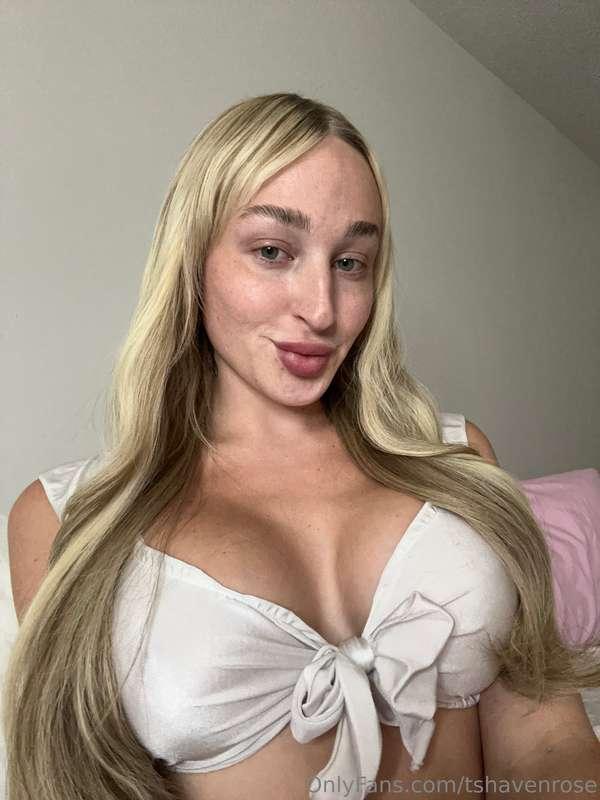 Can I wear this top on our first date babe?❤️❤️
