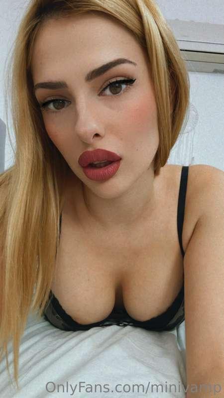 Honey, how sexy this looks on me, do you like it baby?😍