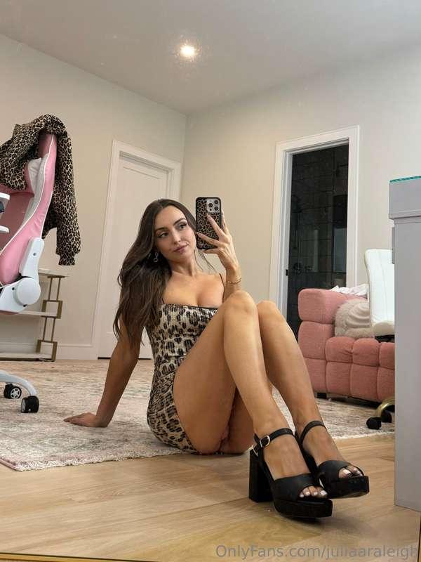 Oops you can see my 🐱