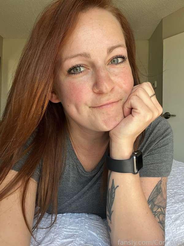 Good morning!! 💚

#fyp #redhead #tattooed #greeneyes #naturalbeauty 