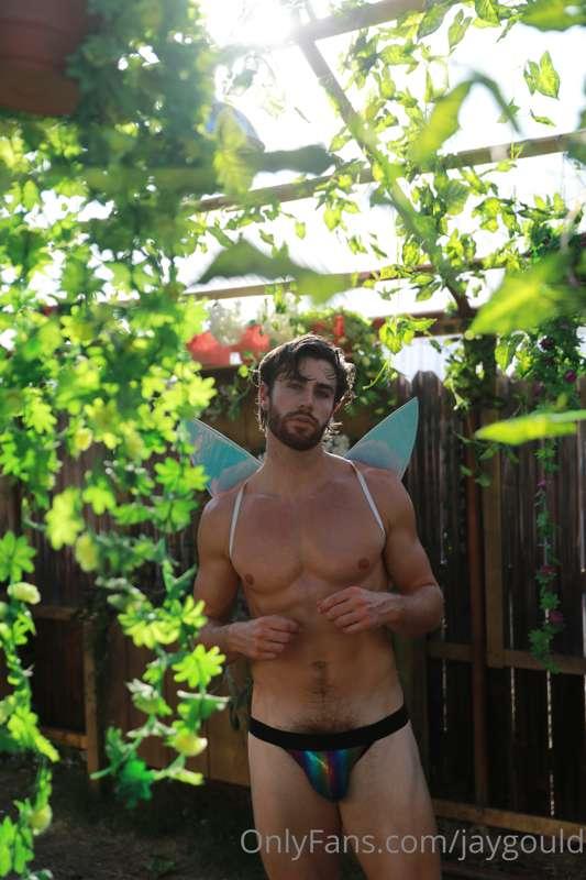 Do I give you butterflies? 👀