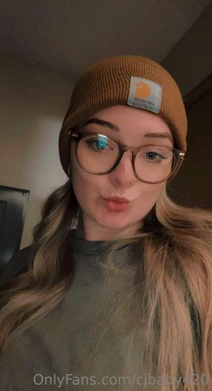 U hitting on the first date?