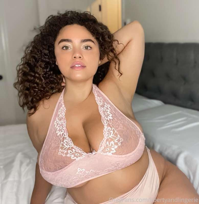 Should I wear more pink? What do you think? 🎀
Oh snap, that ..