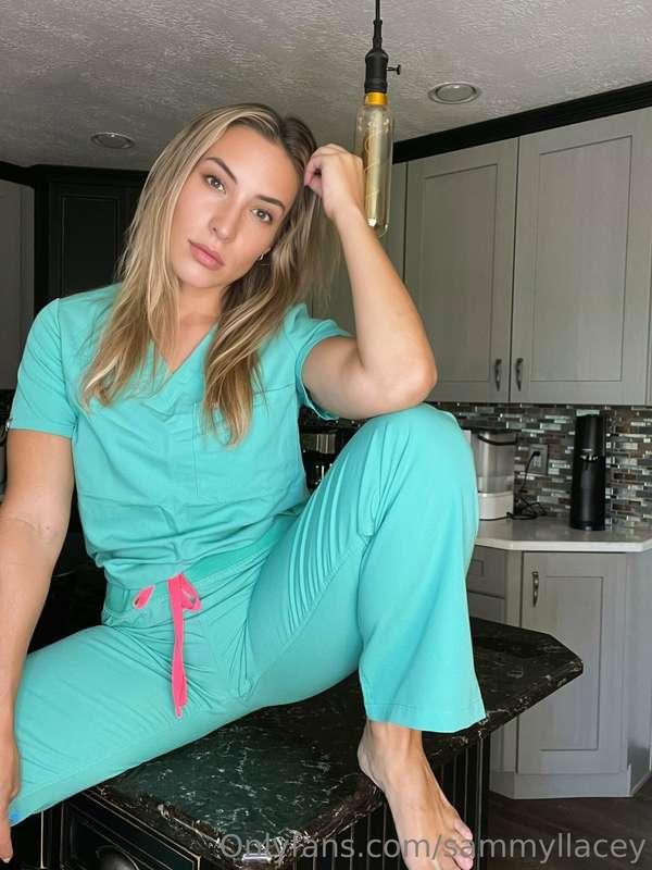 It’s your favorite nurse rolling in for another night shift ..