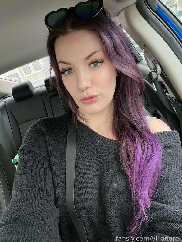 I looked pretty cute while doing some Christmas shopping today 🥰👉🏻👈🏻

#fyp #purplehair #goth 