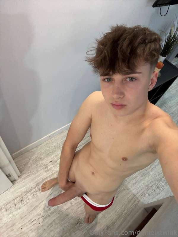 😈