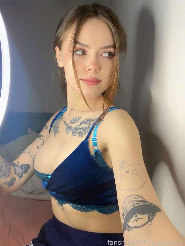 Dm me if you want video call or sexting next 2 hr 💗❤️ It’s how I look right now 

#videocall #sexting #lingerie #lace #inked