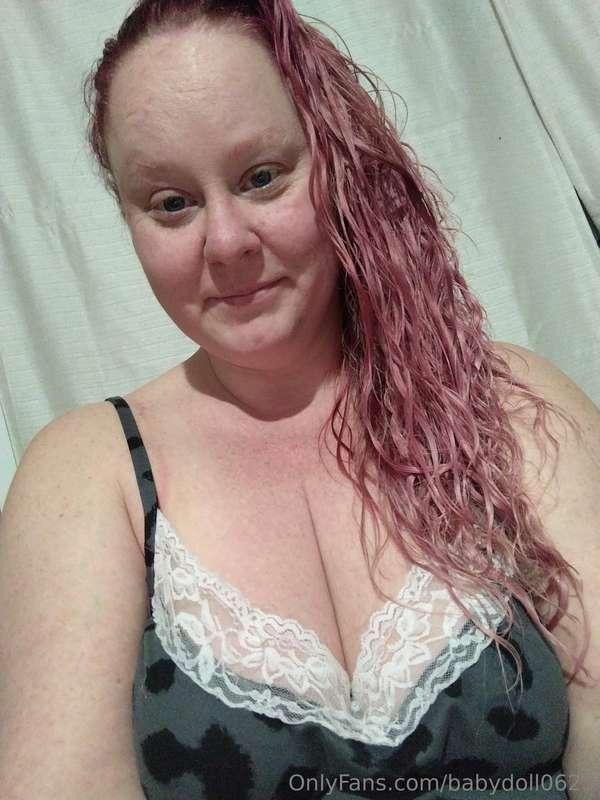 Fresh out of the shower! Valentines day pics will be coming ..