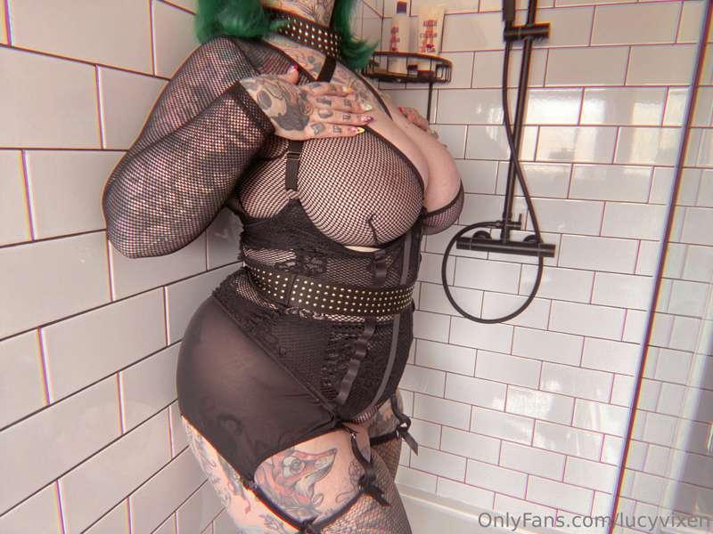 **MY FUCKING BABE @GALDALOU has a TREAT FOR YOU**
***https:/..