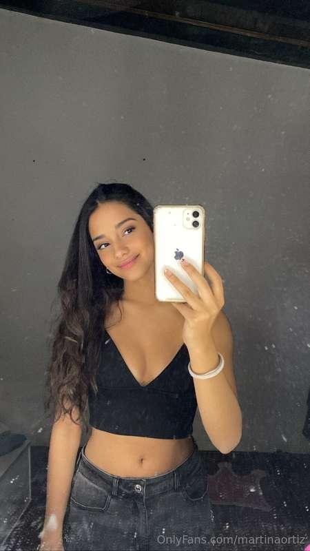 Flirting with my reflection. 💋