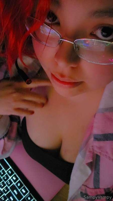 Follow me on my new Twitter 🥰🥰🥰
https://twitter.com/SampyVam..