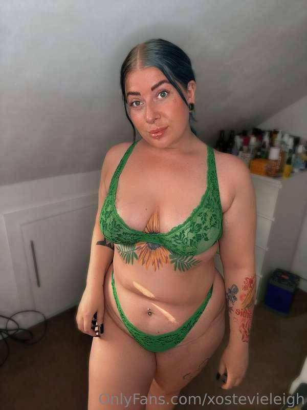 Feeling good but do I look good? 🥰