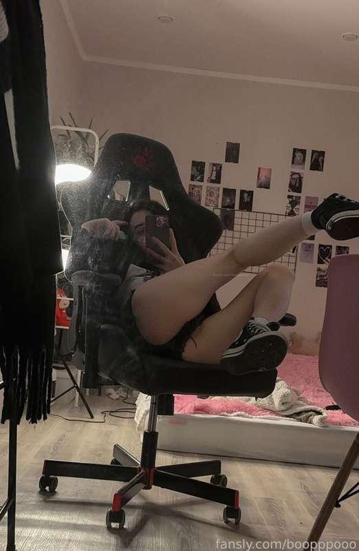 Grab my hips hehe

#ftp #sneakers #badgirl #shorts #naughty #cutie #daddysgirl #teasing 
