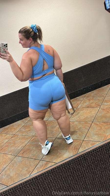 Keeping this juicy booty nice and plump for you to enjoy 🍑😋