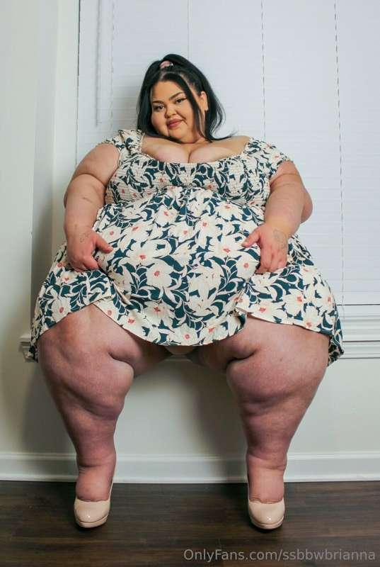 Fat Friday 10/13
Huge in Heels
I Imagine waiting at home for..
