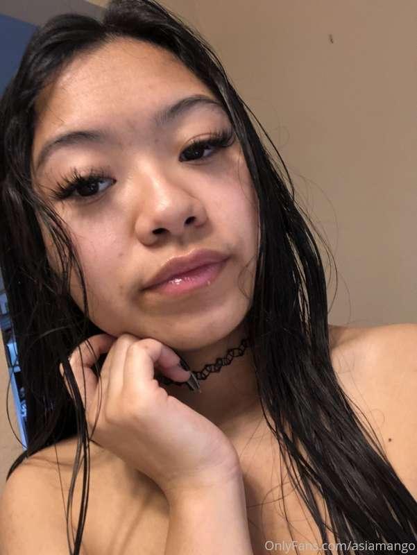 😳Getting out the shower is soooo colddd let me know if you w..