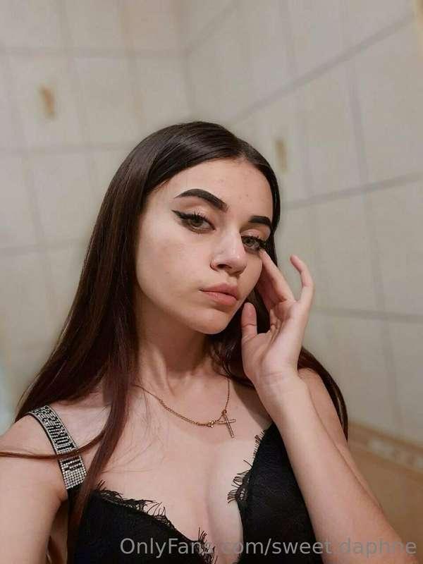 do i look pretty today? 🥰
