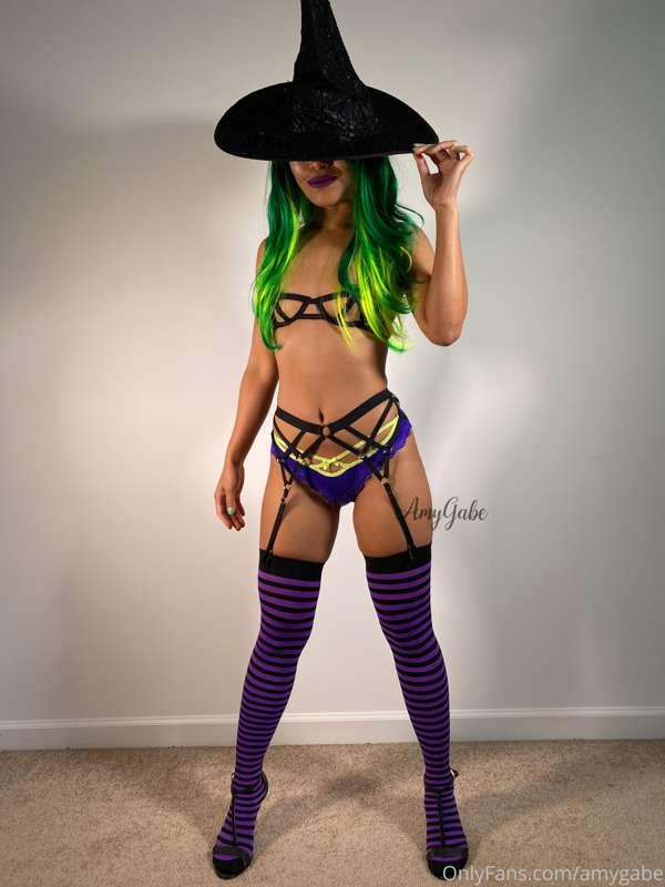 🎃 Trick or Treat 👻 
Will you go trick or treating with me? I..