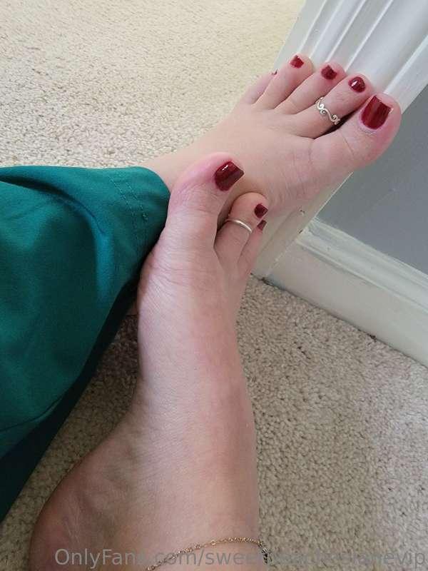 The new red pedi and matching mani ❣️