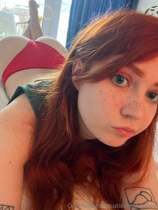 oops... I think my soft ass wants your spanking, honey!👉👈
Wi..