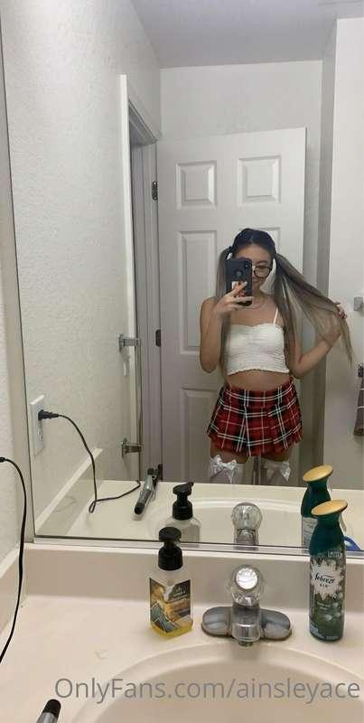 Me omw to a frat party 🎊  It was Nerds vs Jocks themed 🥵