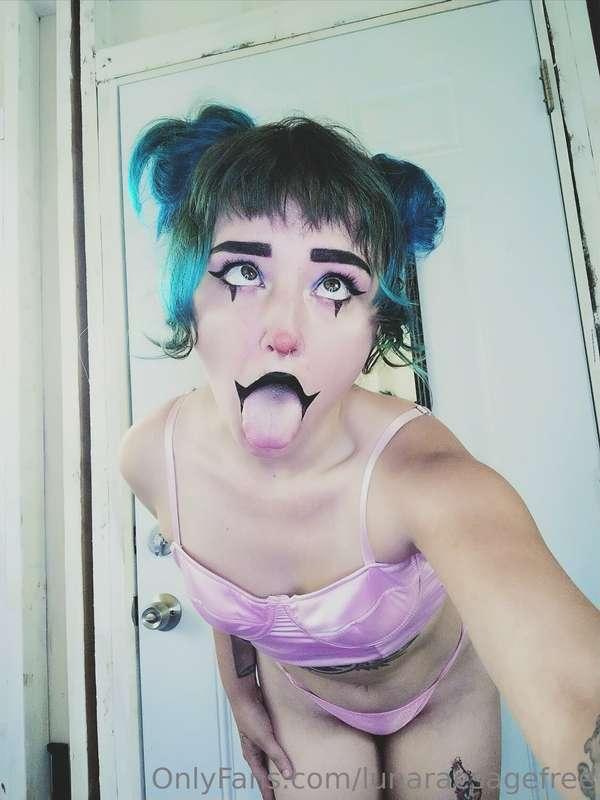 Just Clowning 🤡 around 🥵 
Ever seen a clown squirt?💦 You'd h..