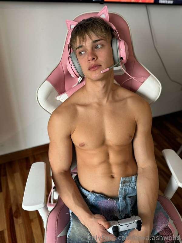 Leveling up my game and my body! 🎮💪