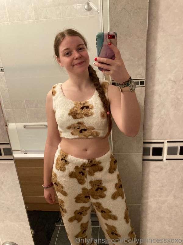 New fluffy fit, showing the belly off 🧸