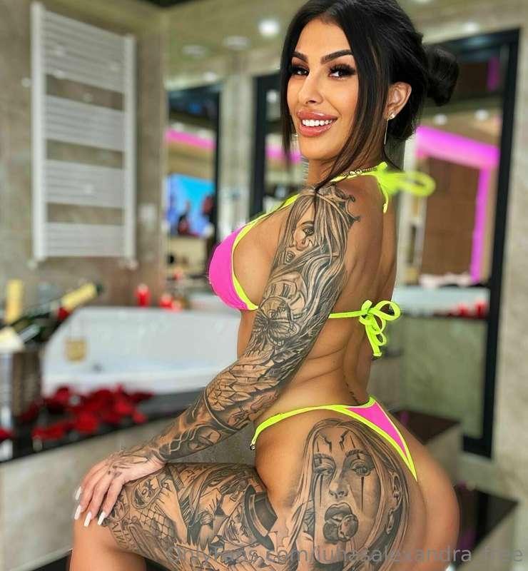 Vino pe profilul VIP pentru content explicit🥵🥵 3$ abonament ..