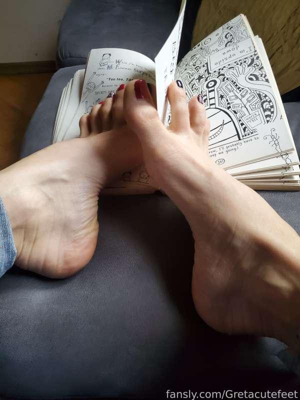 gretacutefeet image #2