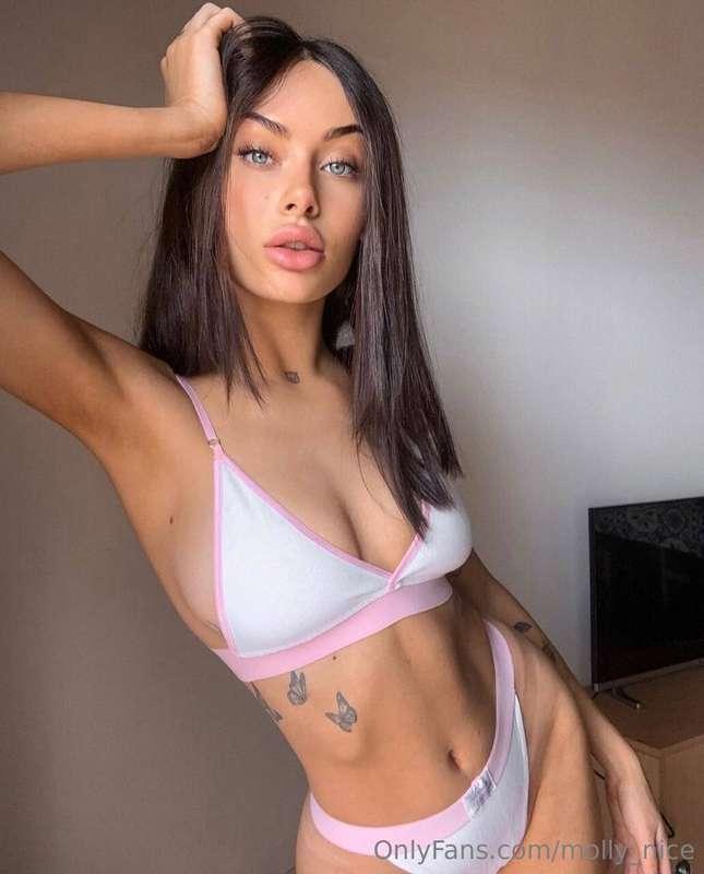 ## ⚜️ 𝑳𝒖𝒙𝒖𝒓𝒚 𝑴𝒐𝒅𝒆𝒍 ⚜️
💋 @taylor4laurent 💋