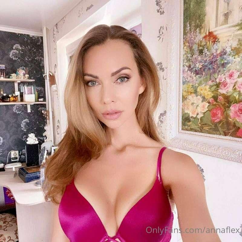 Honey, does pink suit me?🤩🤩🤩🤩🤩🤩🤩🍒🍒🍌