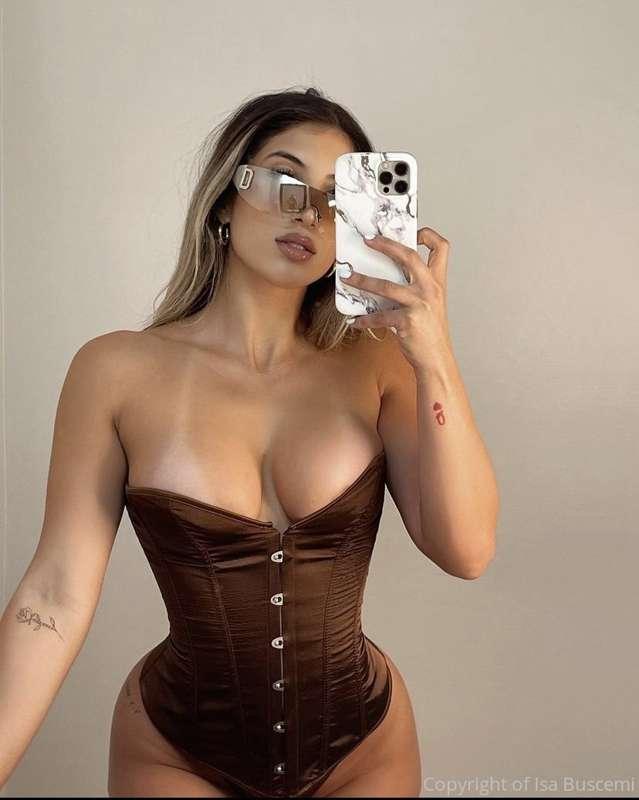 Special message in your DM's today 💦 I want to see a side of..
