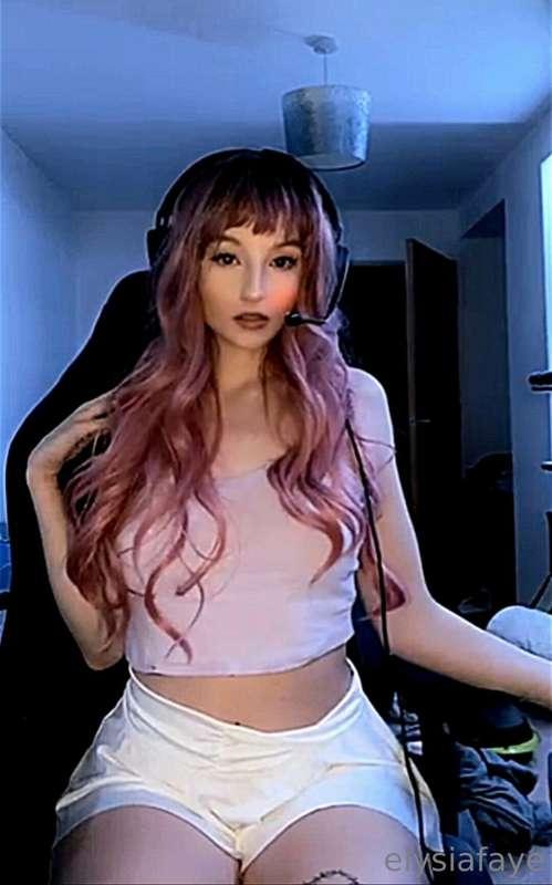 Thank you to everyone who took part in my competition <3 it ..