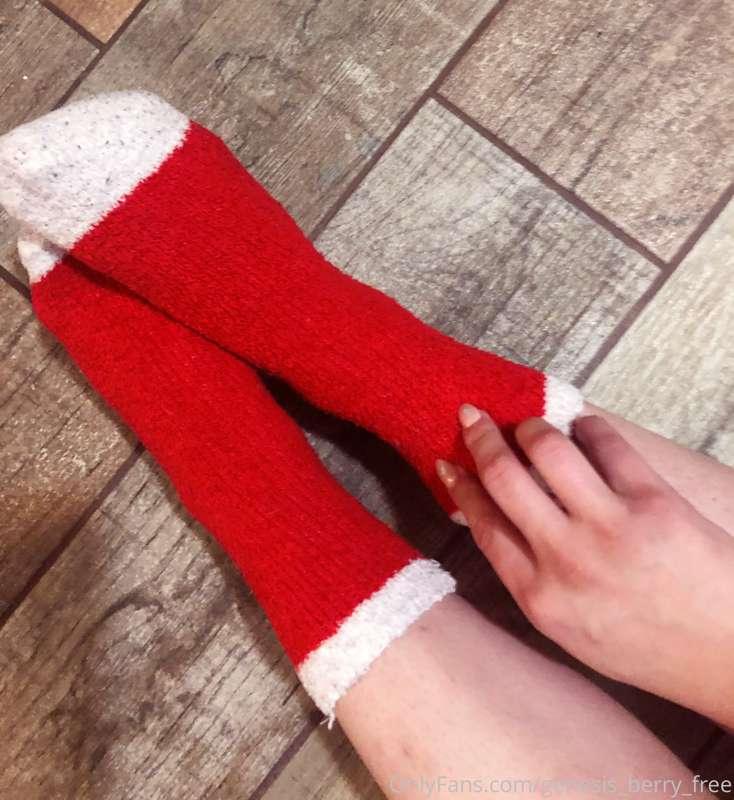 No one even tried to guess the color? I got my toenails pain..