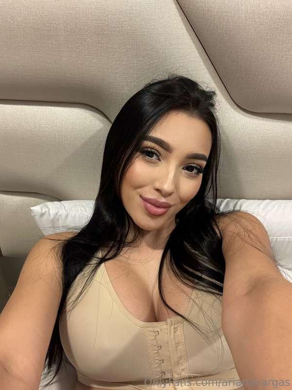 Pink skies, pretty lies, and pure fun 🌸🌅💖😈