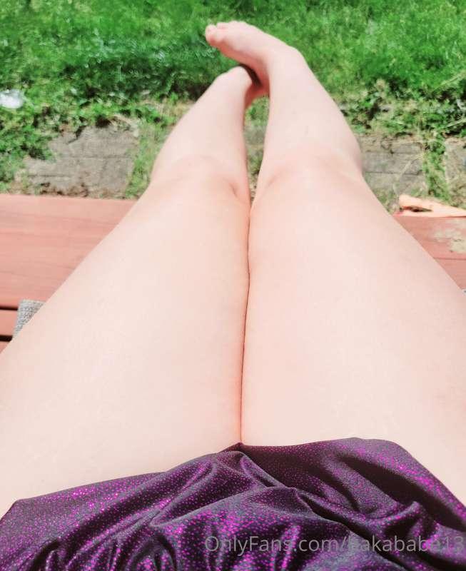 Leg check.. do they look nice in this swimsuit??