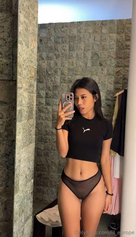 The lighting here kinda makes everything look extra tempting..