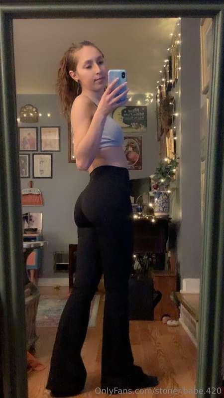 I’m bored let’s talk babe 😊 @stonerbabevip