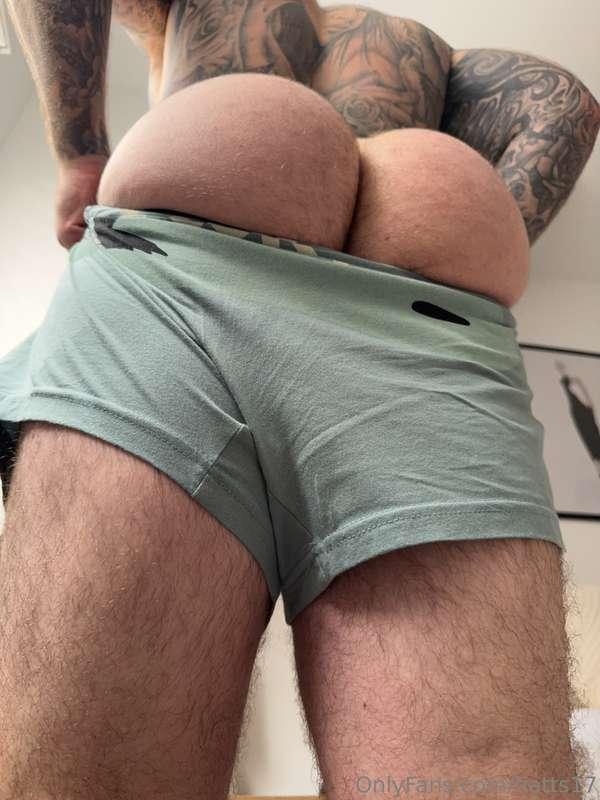 Are you looking at my Putt? 👀😝
