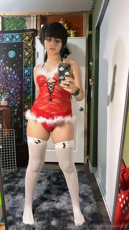 happy holidays from punk fem santa clause heh 🎅🎄💕 ik im a da..