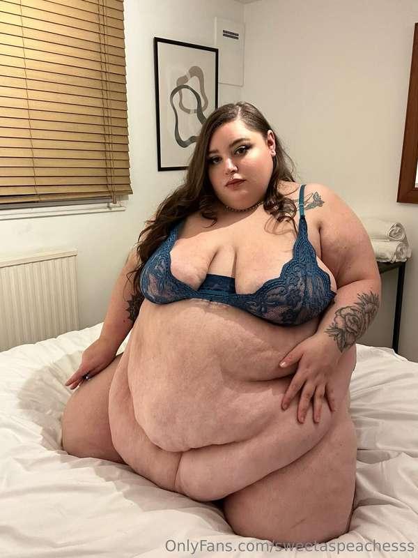 Wow such a huge pile of fat 😍😍