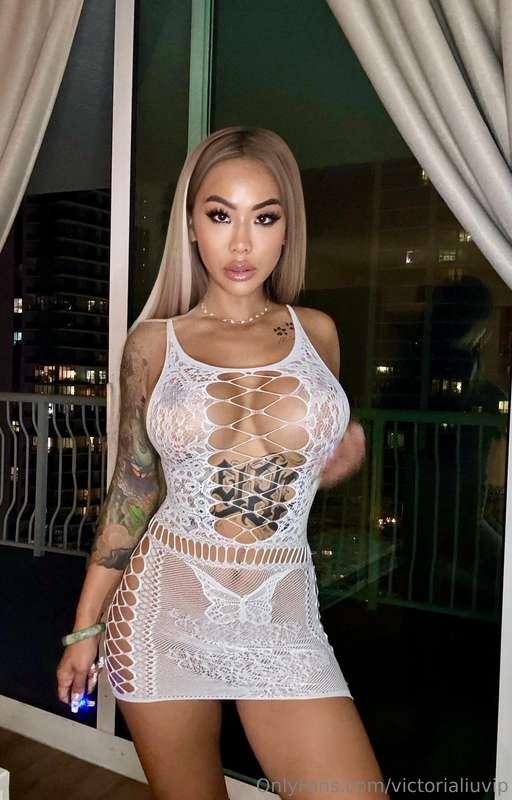 Hot girl. Off switch not included. 💦