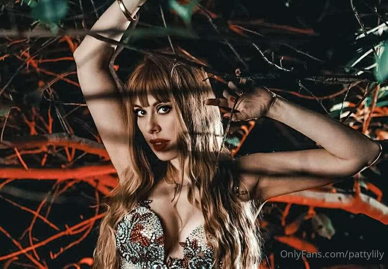 Fancy a custom burlesque dance, belly dance, pole dance or a..